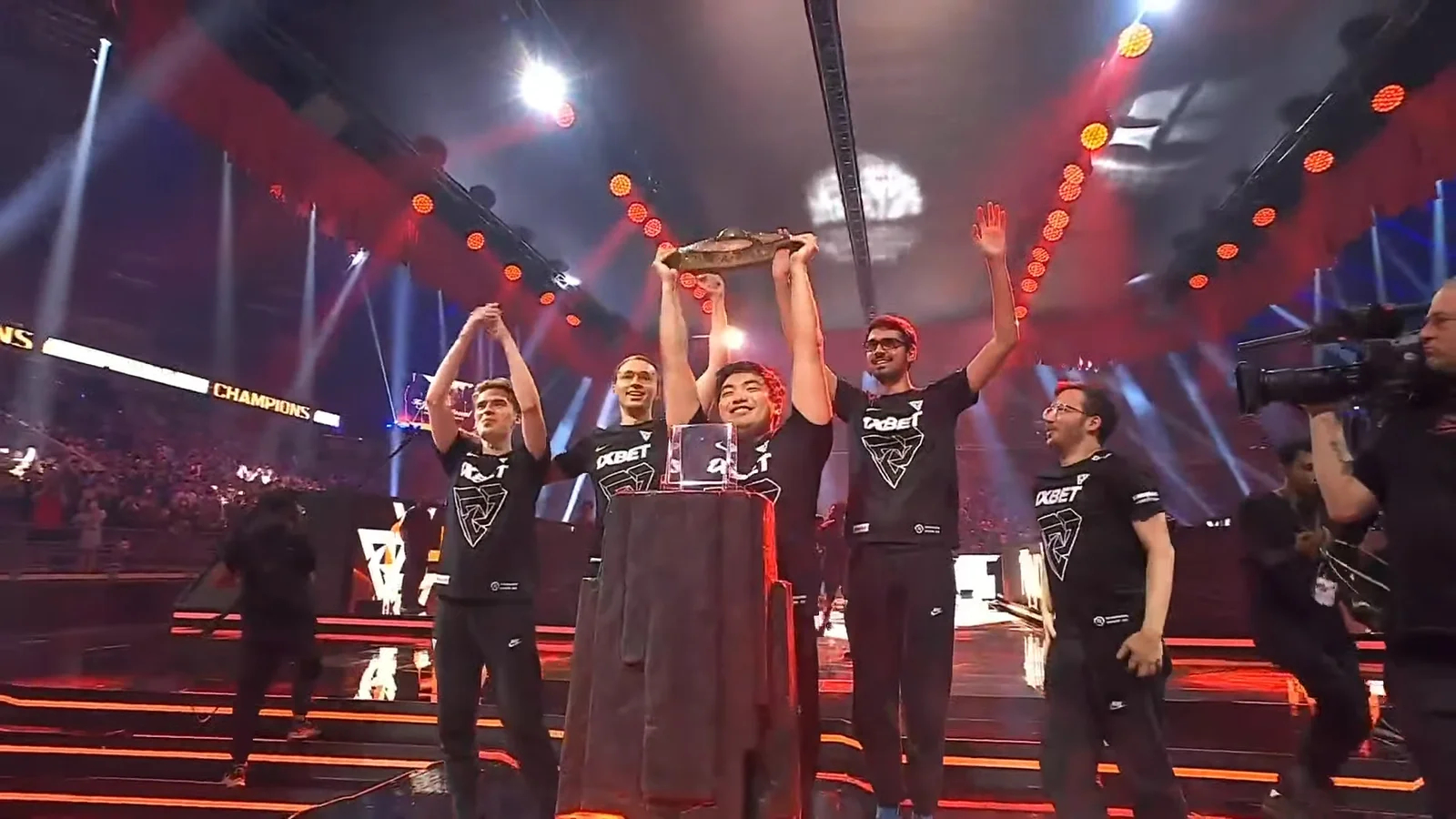 DOTA2十周年庆典:DC与单车黄金搭档经典解说重燃青春记忆-必威电竞 DOTA2十周年庆典:DC与单车黄金搭档经典解说重燃青春记忆-必威电竞